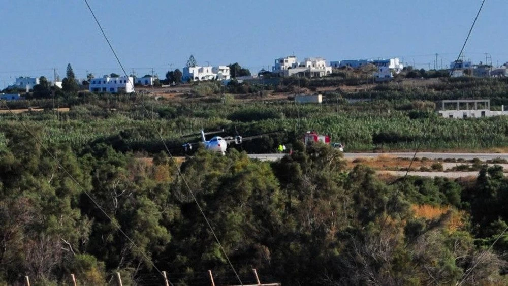 Νάξος: Κλειστό το αεροδρόμιο- Αεροπλάνο έπεσε στο… χαντάκι!-Εικόνες